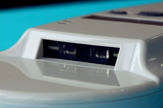 قارئ RFID يدوي دائم مع شاشة OLED 128x32 USB للبلاستيك حل بعيد المدى للاستخدام في الحيوانات الأليفة والمزارع والمزارع